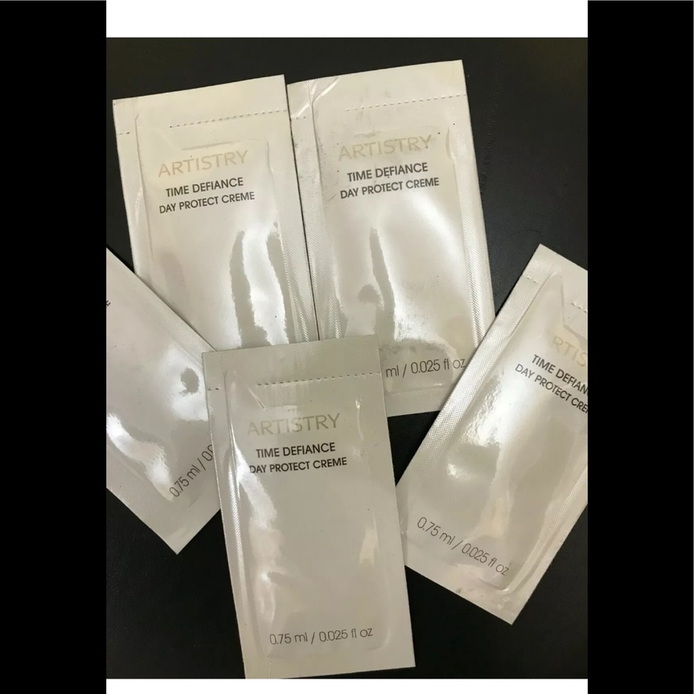 Lot of 12 ARTISTRY Time Defiance Day Protective Creme Samples Size